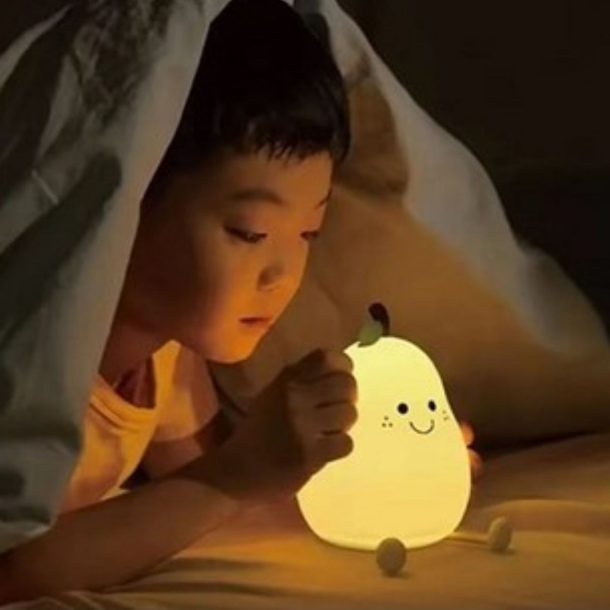 5 Farklı Renk Modlu Armut Figürlü Pofuduk LED Gece Lambası–Yumuşak Dokulu Çocuk Odası ve Dekoratif Şarjlı Ortam Işığı
