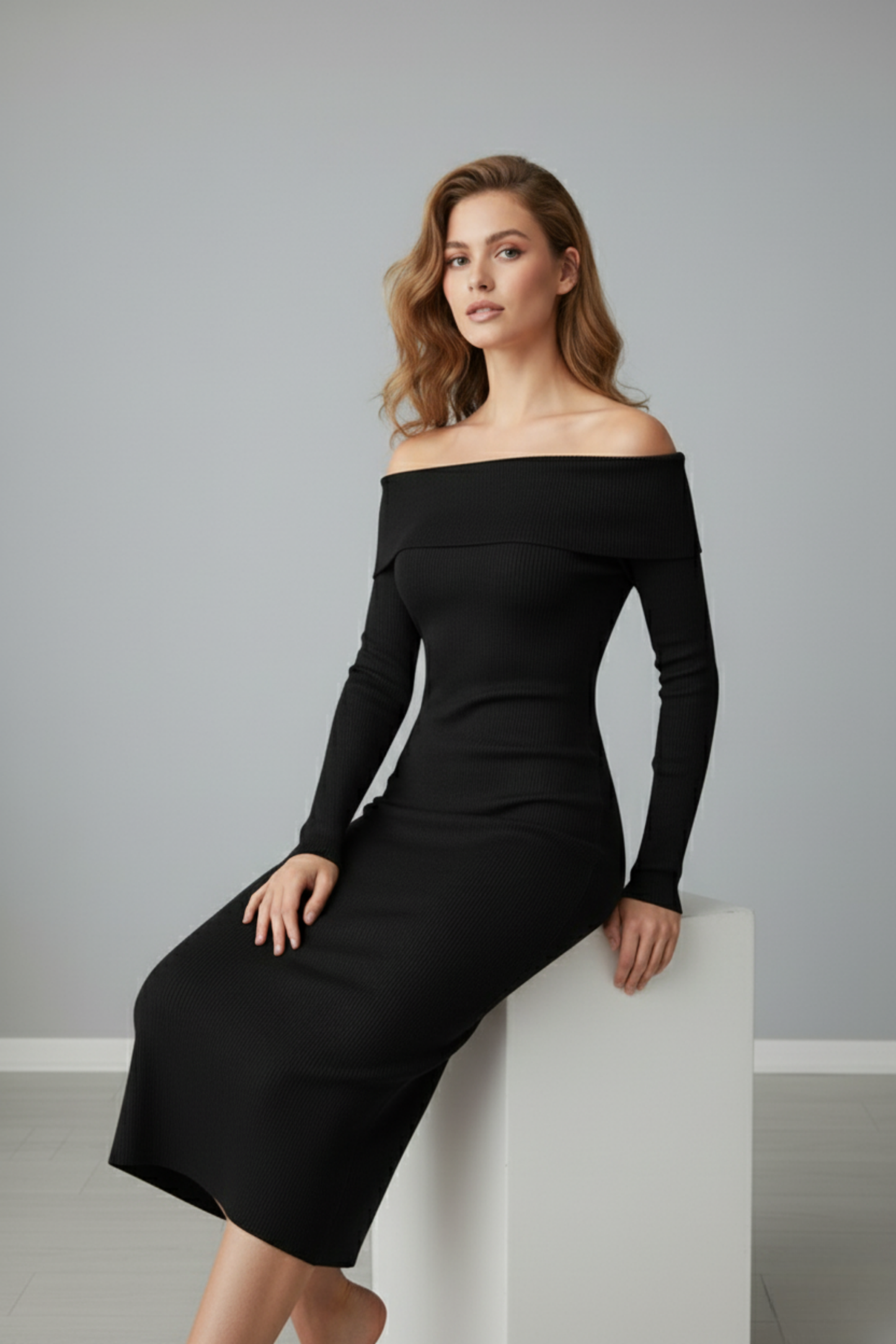 Kadın Siyah Madonna Yaka Uzun Elbise