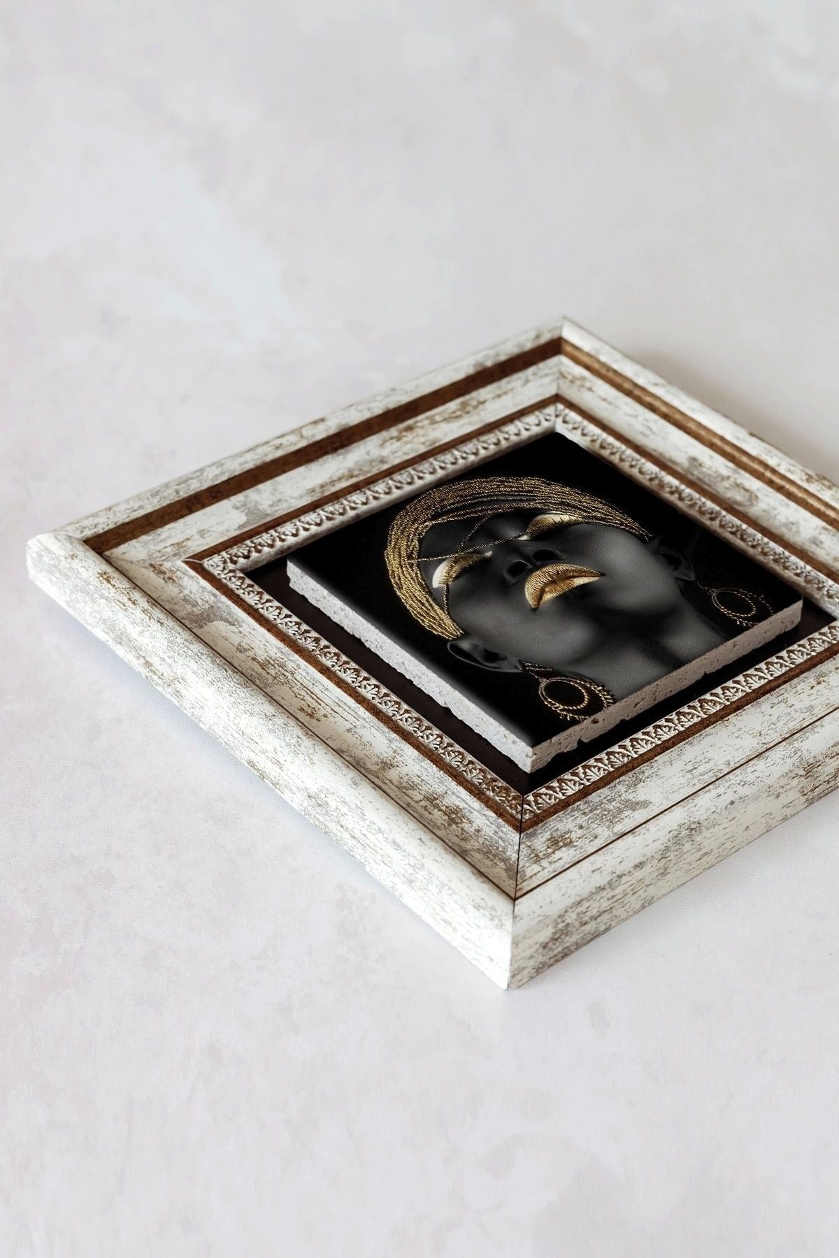 Afrikalı Kadın Çerçeveli Taş Tablo , Çerçeveli Taş Duvar Dekoru-enkcrcvtbl-00149 20 cm