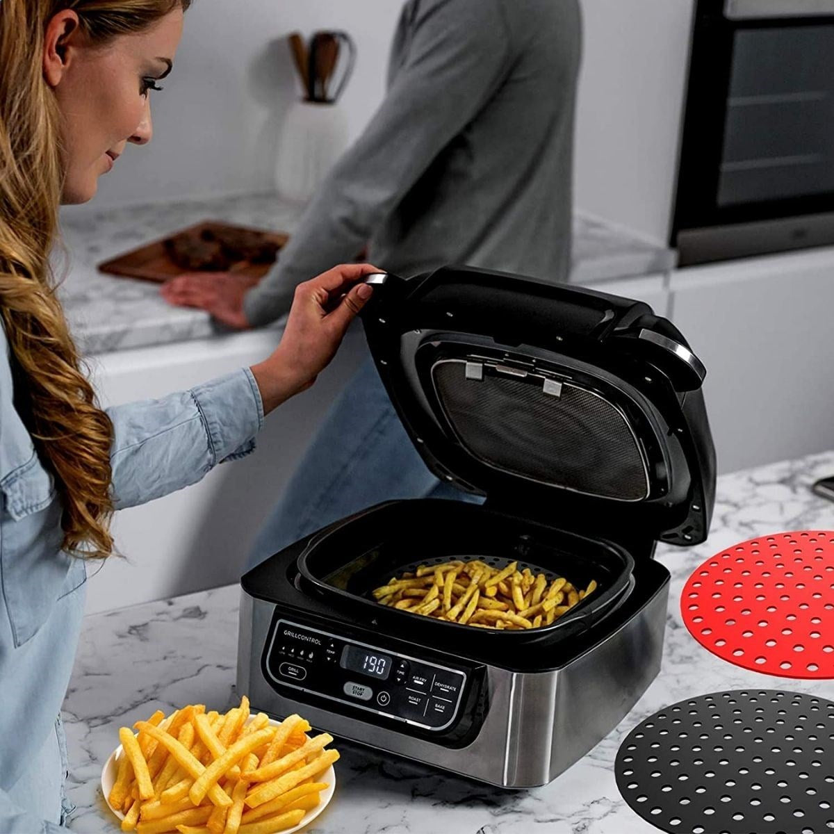 BUFFER® Siyah Isıya Dayanıklı Yıkanılabilir Silikon Fırın Ve Airfryer Yuvarlak Model Pişirme Matı 23 Cm