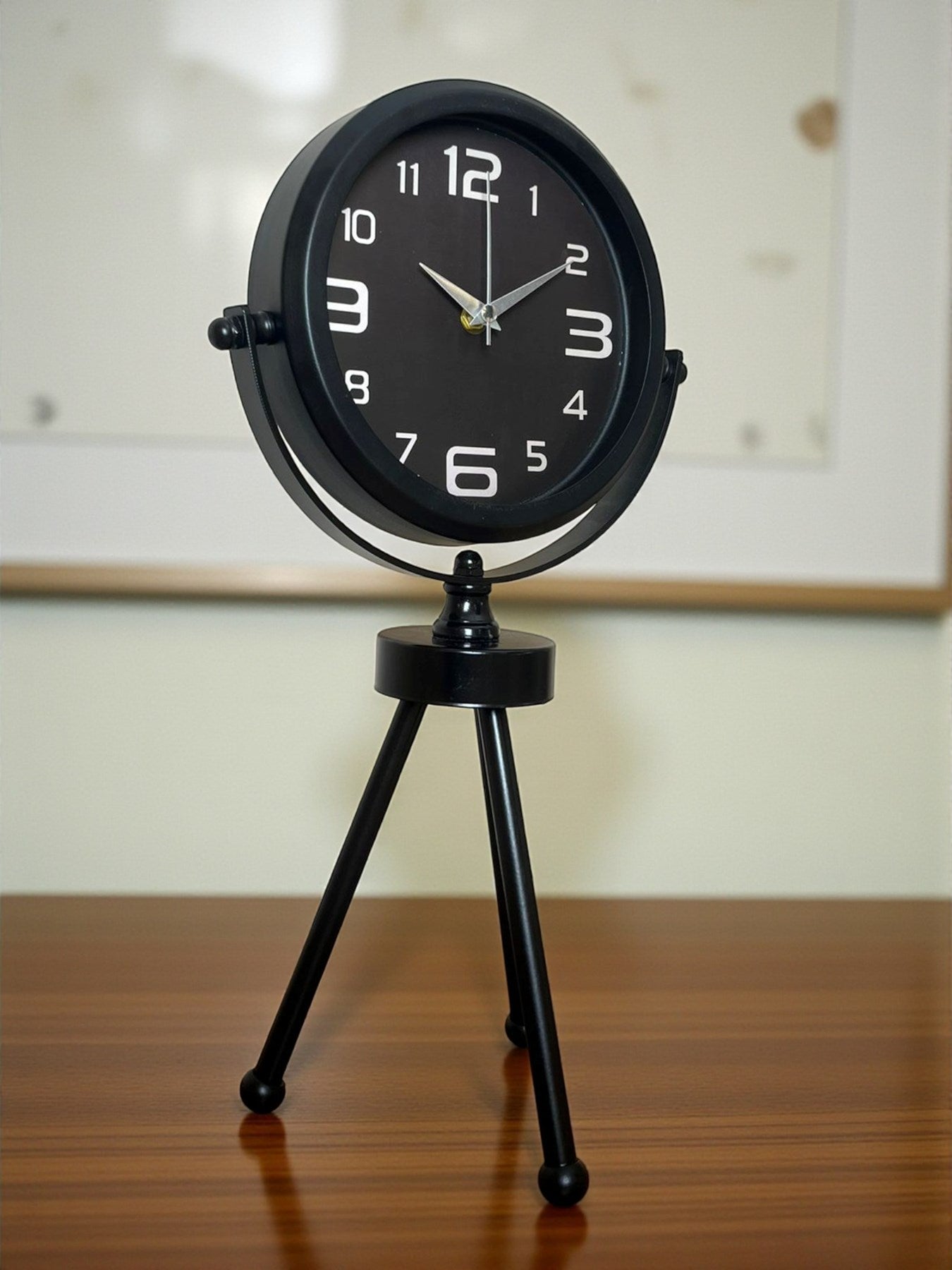 Zentime Siyah Zarif Üç Ayaklı Masa Saati