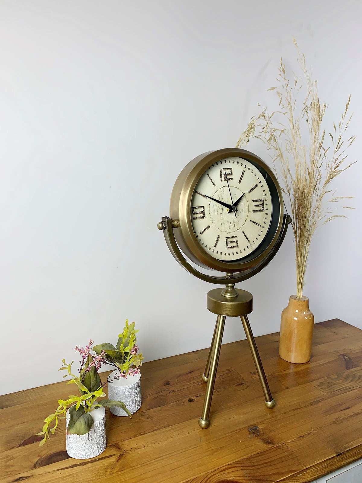 Zentime Eskitme Vintage Üç Ayaklı Masa Saati