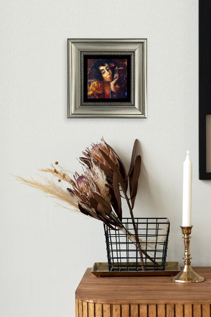 Kadın Çerçeveli Taş Tablo 20 cm