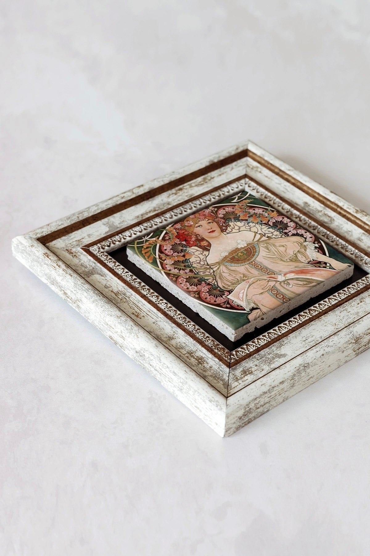 Mucha Çerçeveli Taş Tablo , Çerçeveli Taş Duvar Dekoru-enkcrcvtbl-00163 20 cm