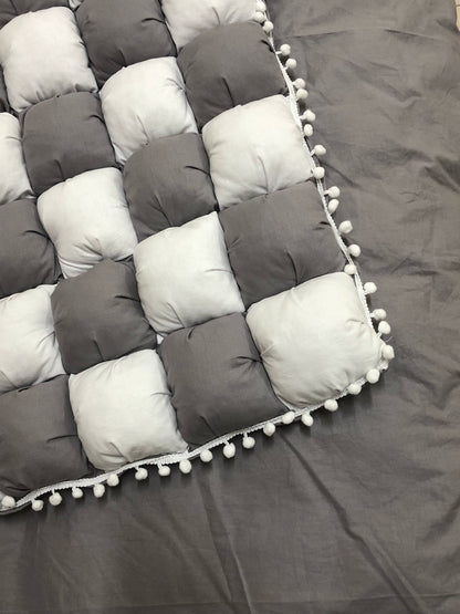 GRİ-BEYAZ 40 YAMA BEBEK YORGANI , BEBEK MİNDERİ