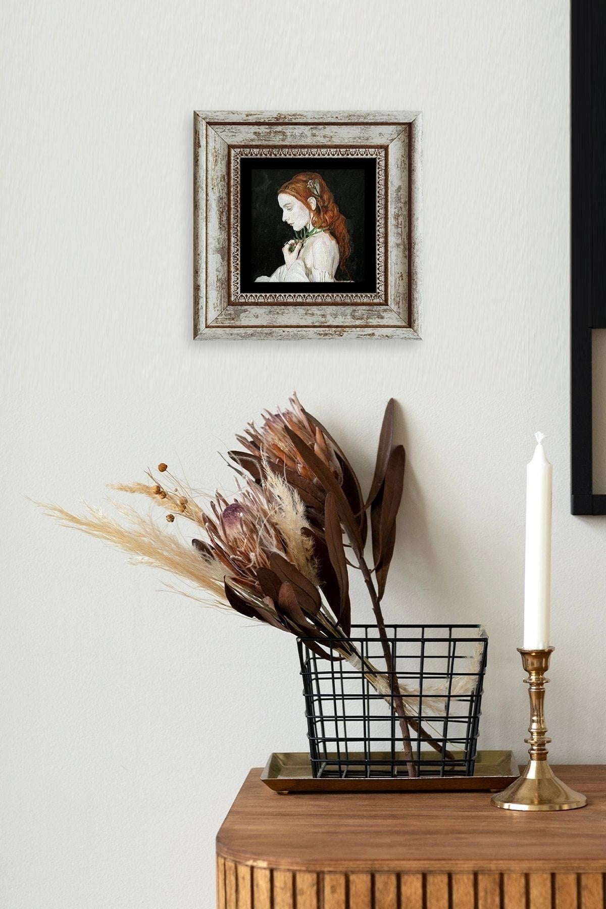 Kadın Çerçeveli Taş Tablo 20 cm