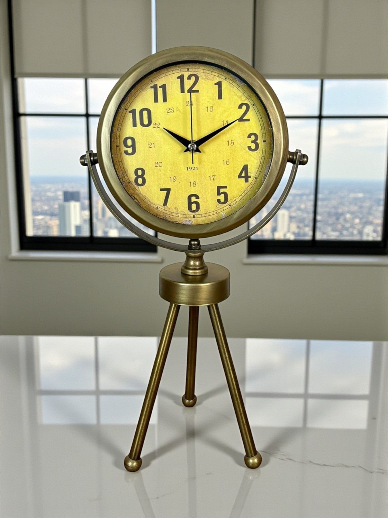 Zentime Eskitme Vintage Üç Ayaklı Masa Saati