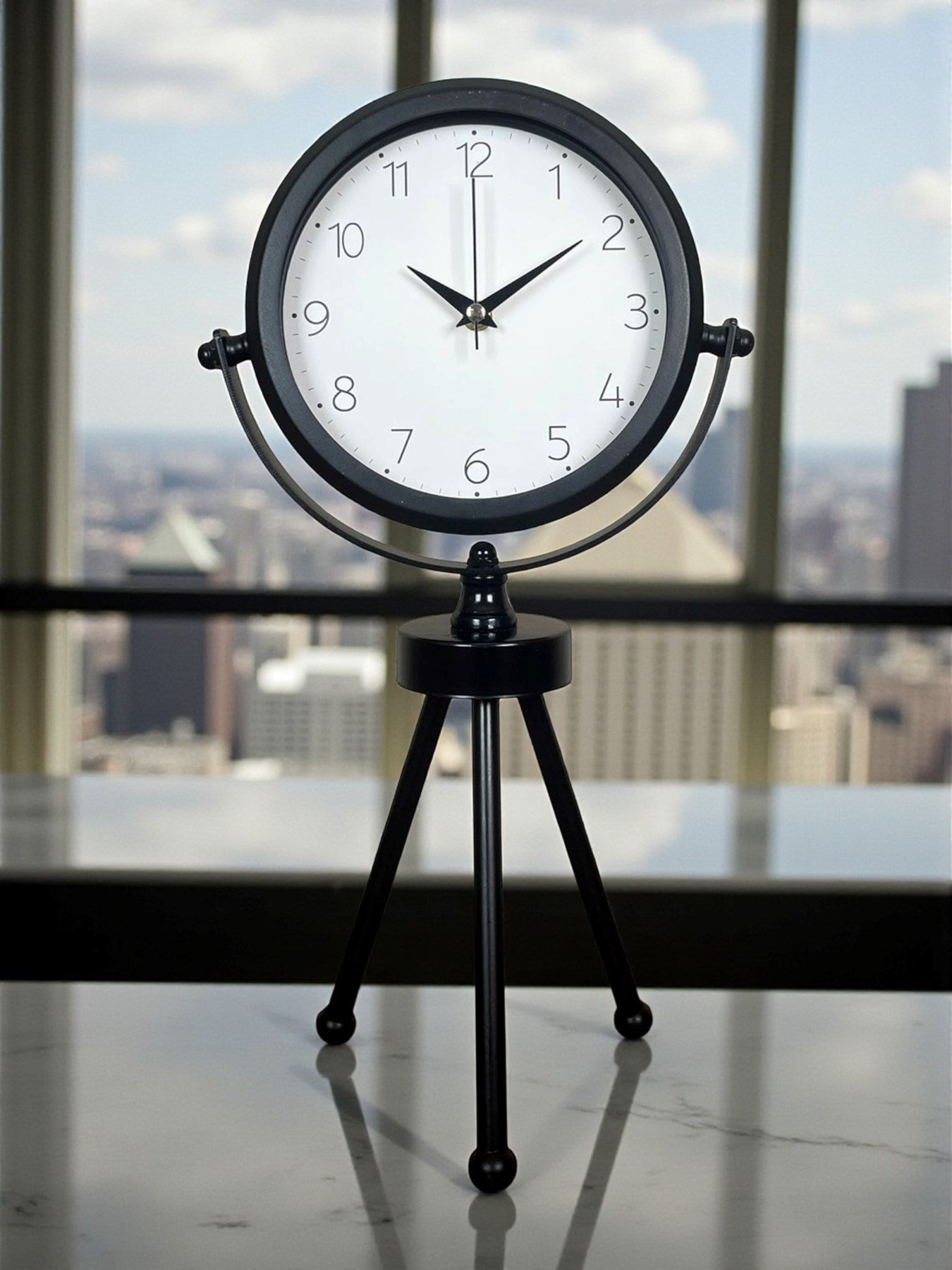 Zentime Siyah Zarif Üç Ayaklı Masa Saati