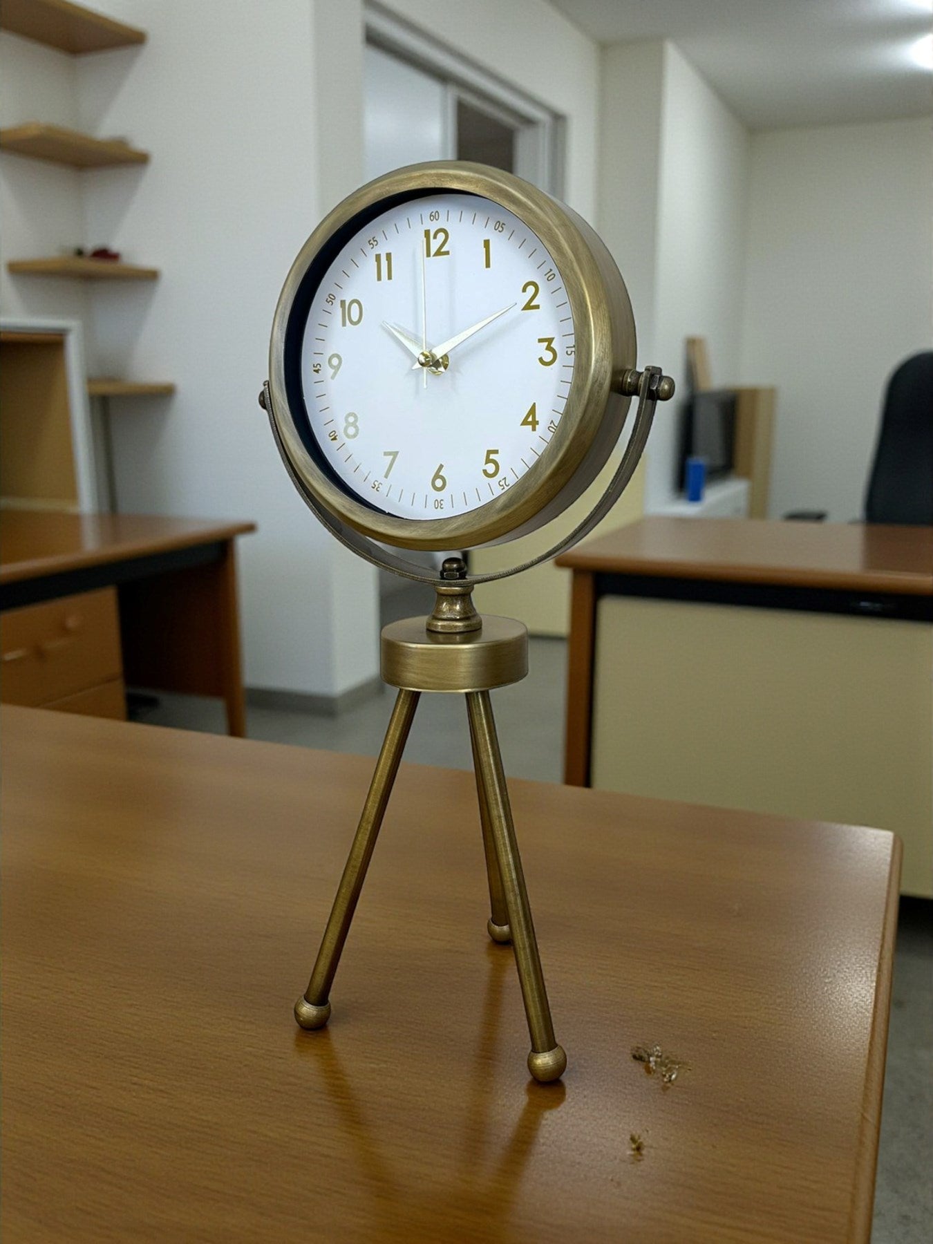 Zentime Eskitme Vintage Üç Ayaklı Masa Saati