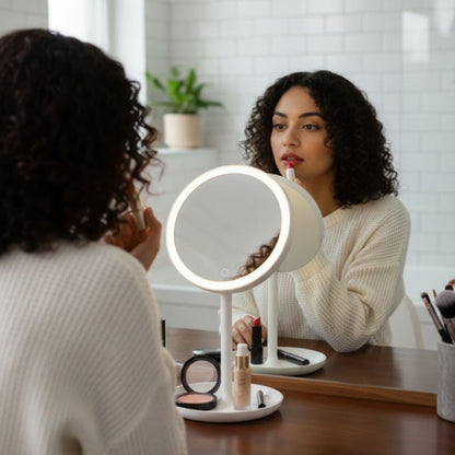 BUFFER® LED Işıklı Yuvarlak Makyaj Aynası – Dokunmatik Ayarlanabilir Işık Tonlu, 360° Döner Masaüstü Profesyonel Makyaj ve Cilt Bakım Aynası
