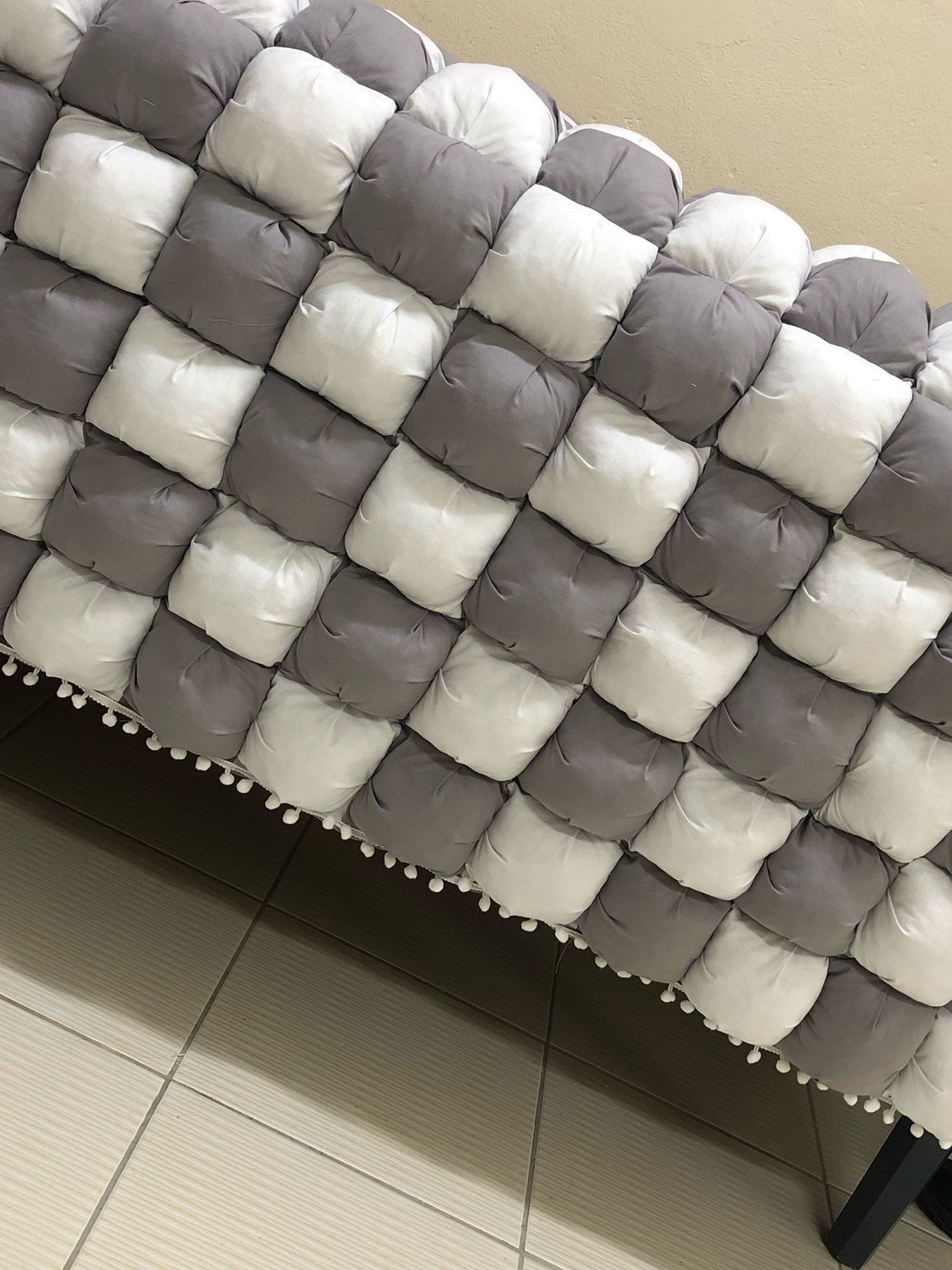 GRİ-BEYAZ 40 YAMA BEBEK YORGANI , BEBEK MİNDERİ