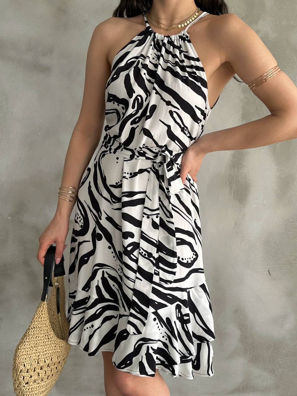 Kadın Boyundan Ayarlamalı Kuşaklı Desenli Kloş Elbise