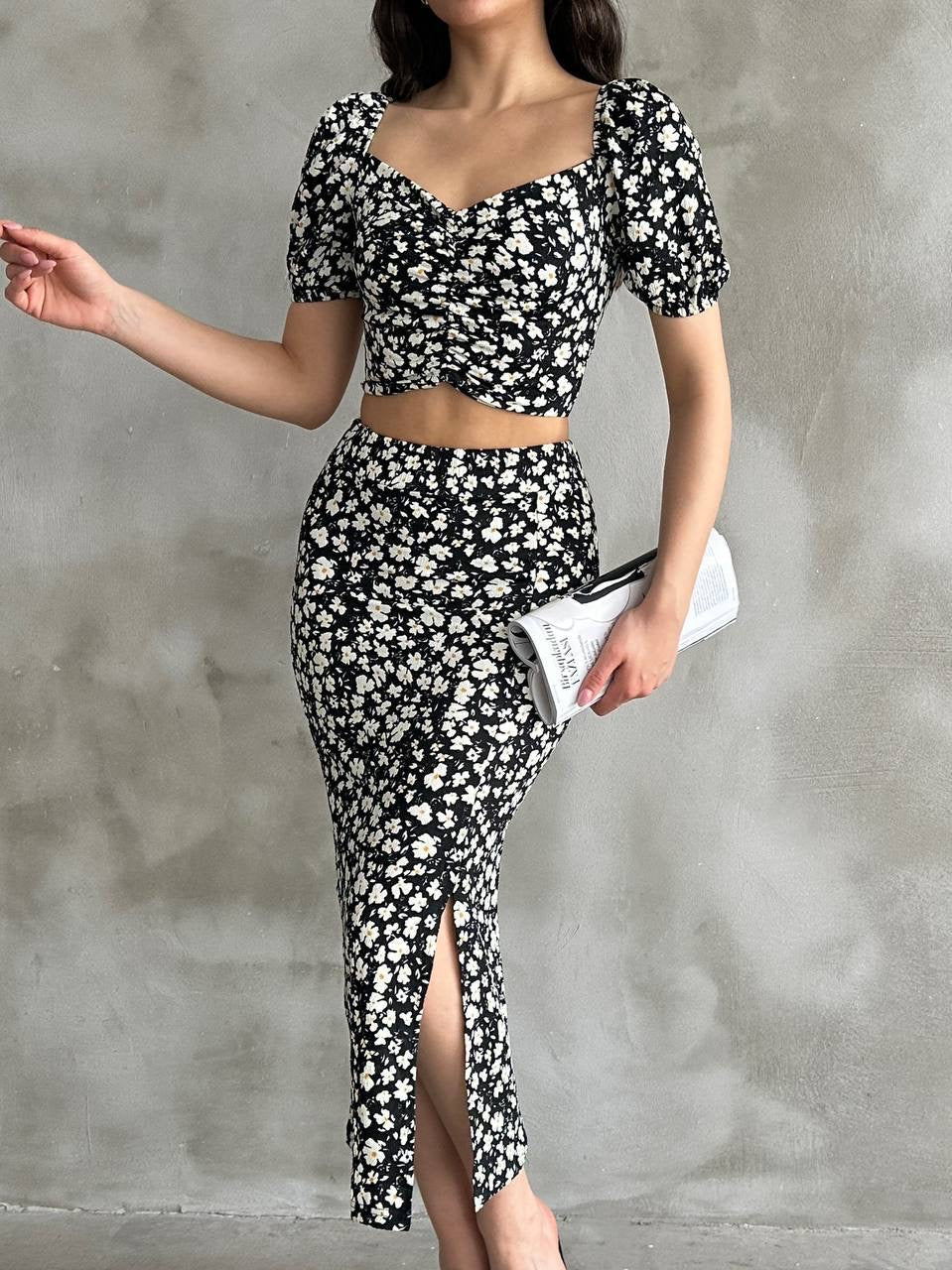 Kadın Siyah Çiçek Desenli Yırtmaçlı Etekli Crop Bluz İkili Takım