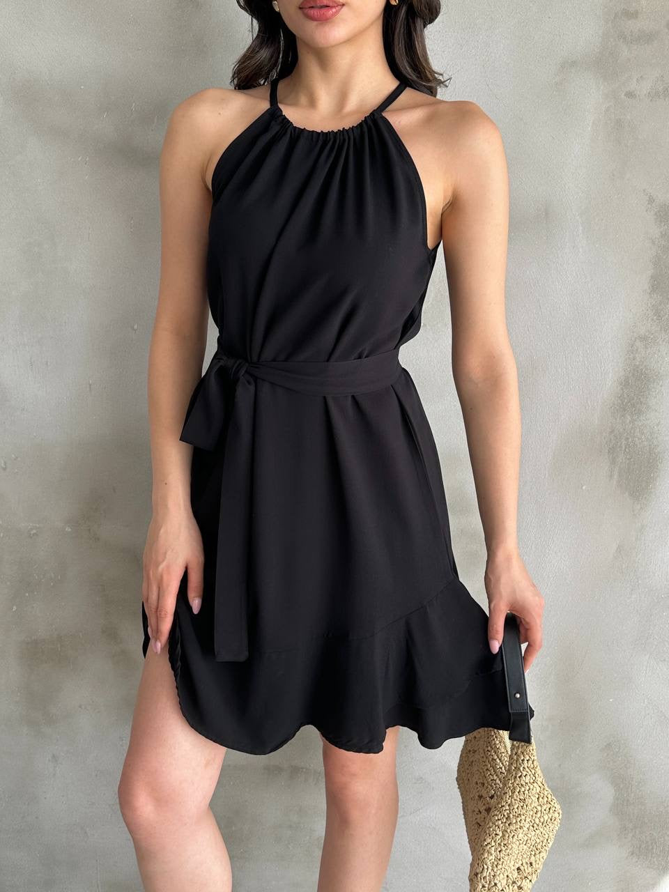 Kadın Siyah Boyundan Ayarlamalı Kuşaklı Kloş Elbise
