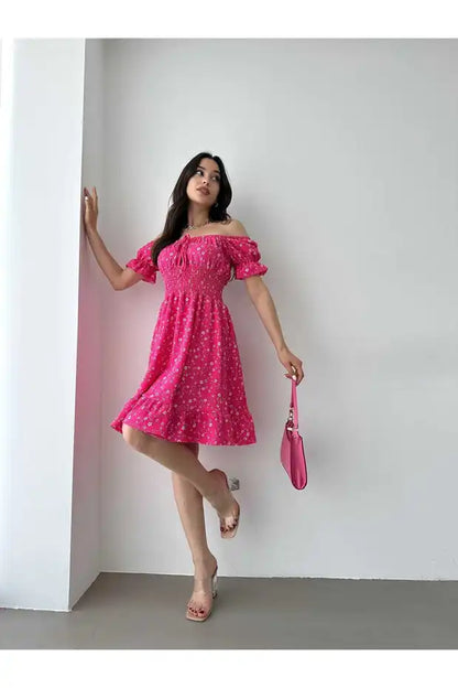 Kayık Yaka Gipeli Bürümcük Mini Elbise – Pembe