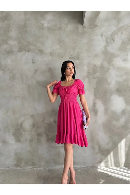 Büzgü ve Fırfırlı Kayık Yaka Mini Elbise – Pembe
