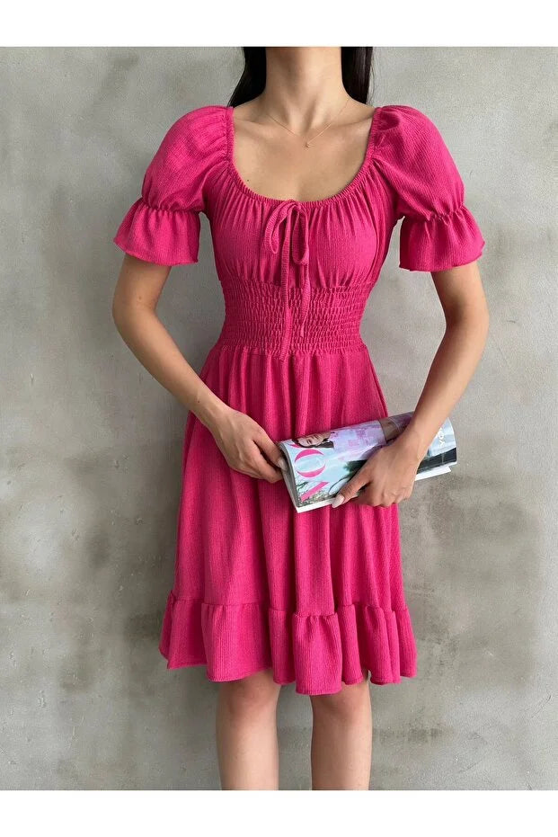 Büzgü ve Fırfırlı Kayık Yaka Mini Elbise – Pembe