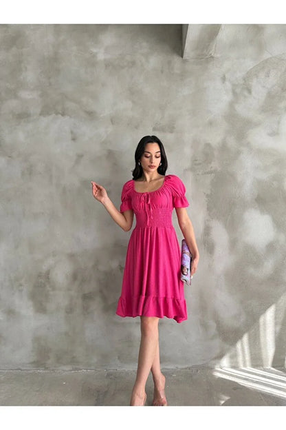 Büzgü ve Fırfırlı Kayık Yaka Mini Elbise – Pembe