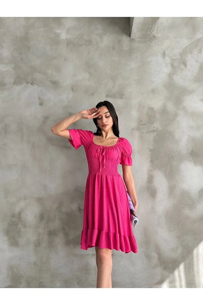 Büzgü ve Fırfırlı Kayık Yaka Mini Elbise – Pembe