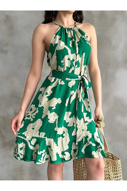 Kadın Yeşil Bej Desenli Halter Yaka Kuşaklı Yazlık Elbise