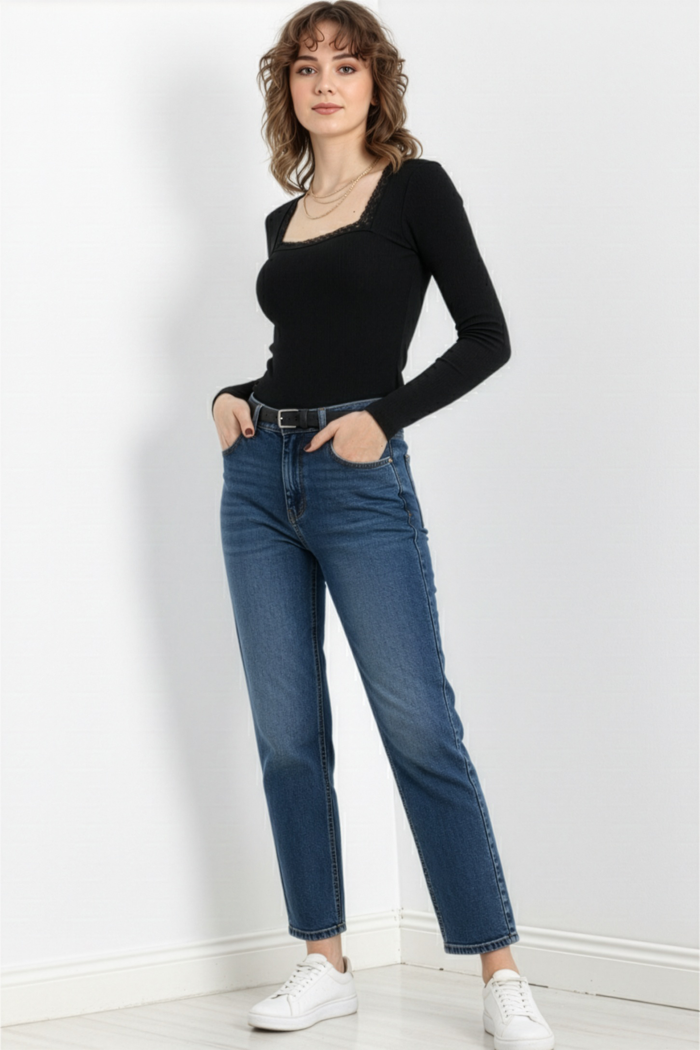 Kare Yaka Dantelli Kaşkorse Bluz - Siyah