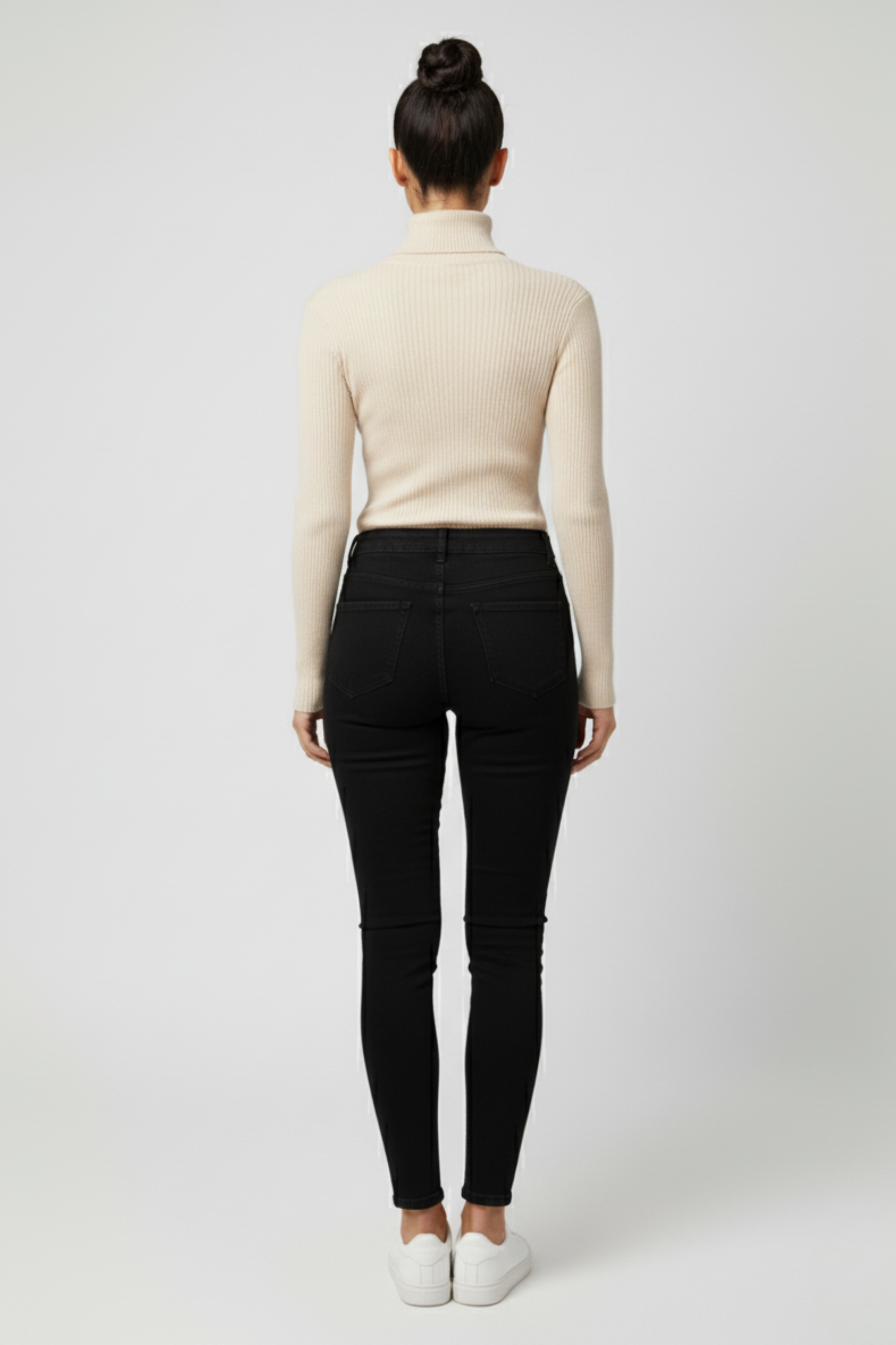 Kadın Ekru Boğazlı Triko Kazak