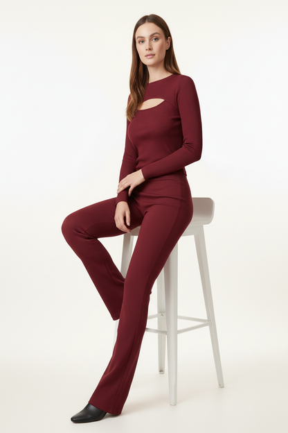 Kadın Kırmızı Göğüs Pencere İkili Takım