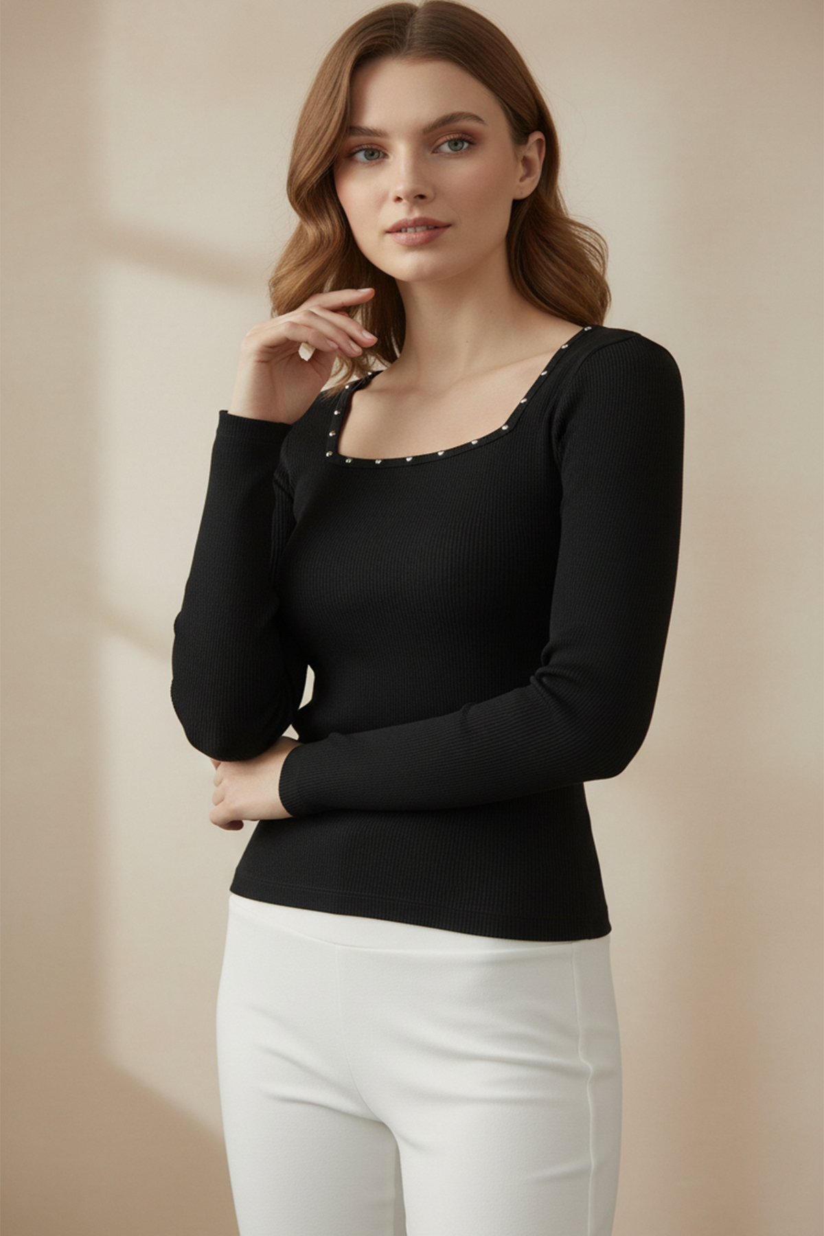 Kare Yaka İnci Çakmalı Fitilli Kaşkorse Bluz - Siyah