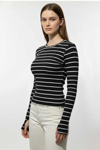 Kadın Siyah Çizgili Parmak Geçmeli Bluz