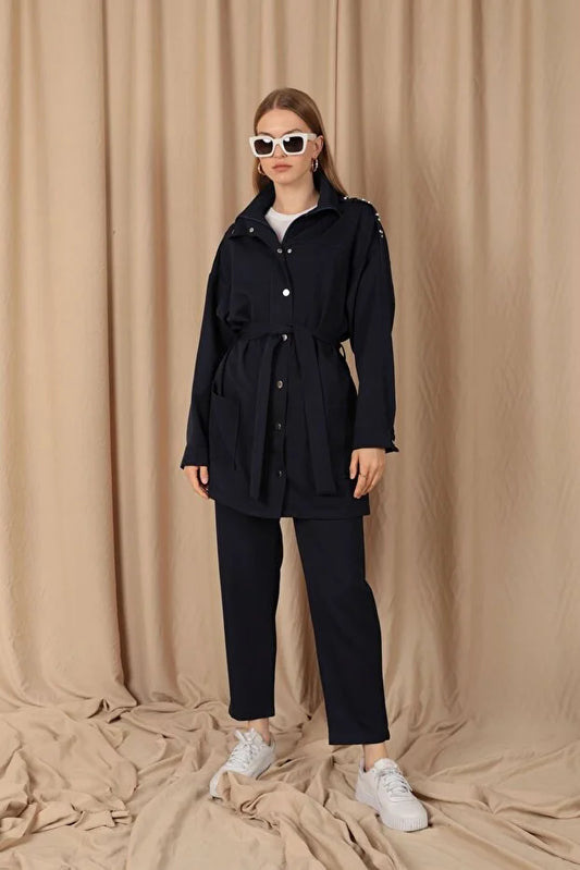 Atlas Kumaş Fermuarlı Yaka Kuşak Detaylı Kadın Ceket