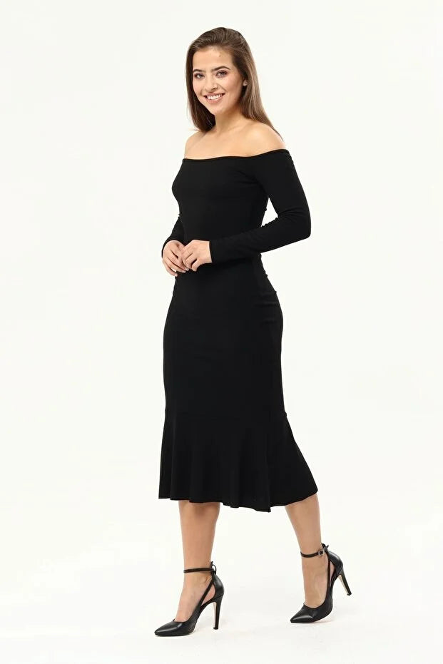Kadın Siyah Omuzlar Açık Eteği Volanlı Elbise