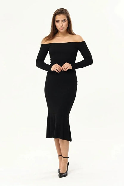 Kadın Siyah Omuzlar Açık Eteği Volanlı Elbise