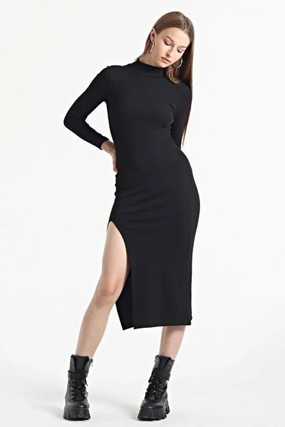 Kadın Siyah Yarım Balıkçı Tek Taraf Yırtmaçlı Uzun Kol Elbise