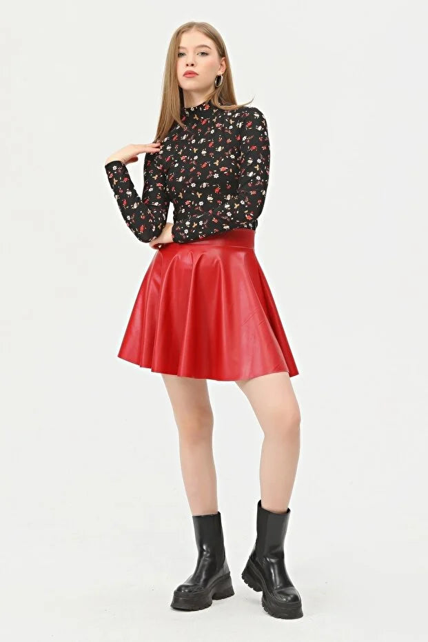 Kadın Mini Kloş Kırmızı Renkli Suni Deri Etek