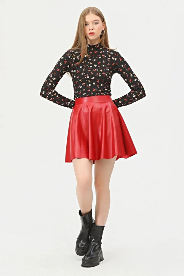 Kadın Mini Kloş Kırmızı Renkli Suni Deri Etek