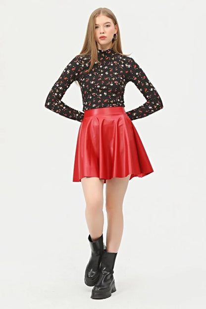 Kadın Mini Kloş Kırmızı Renkli Suni Deri Etek