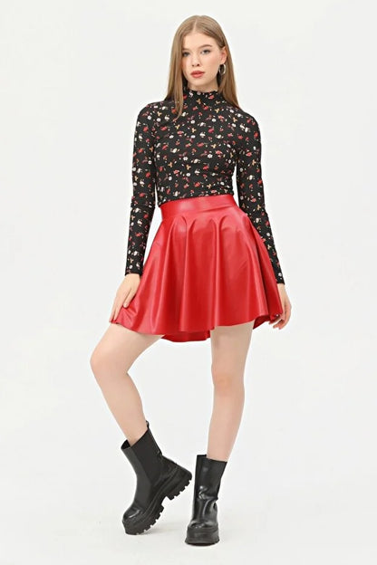 Kadın Mini Kloş Kırmızı Renkli Suni Deri Etek