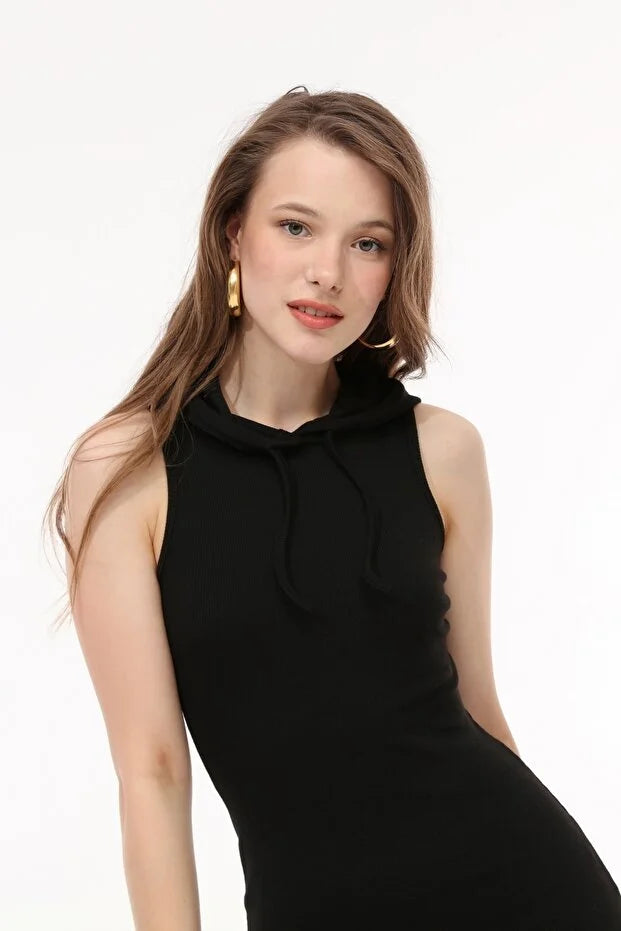 Kadın Siyah Kapüşonlu Örme Elbise