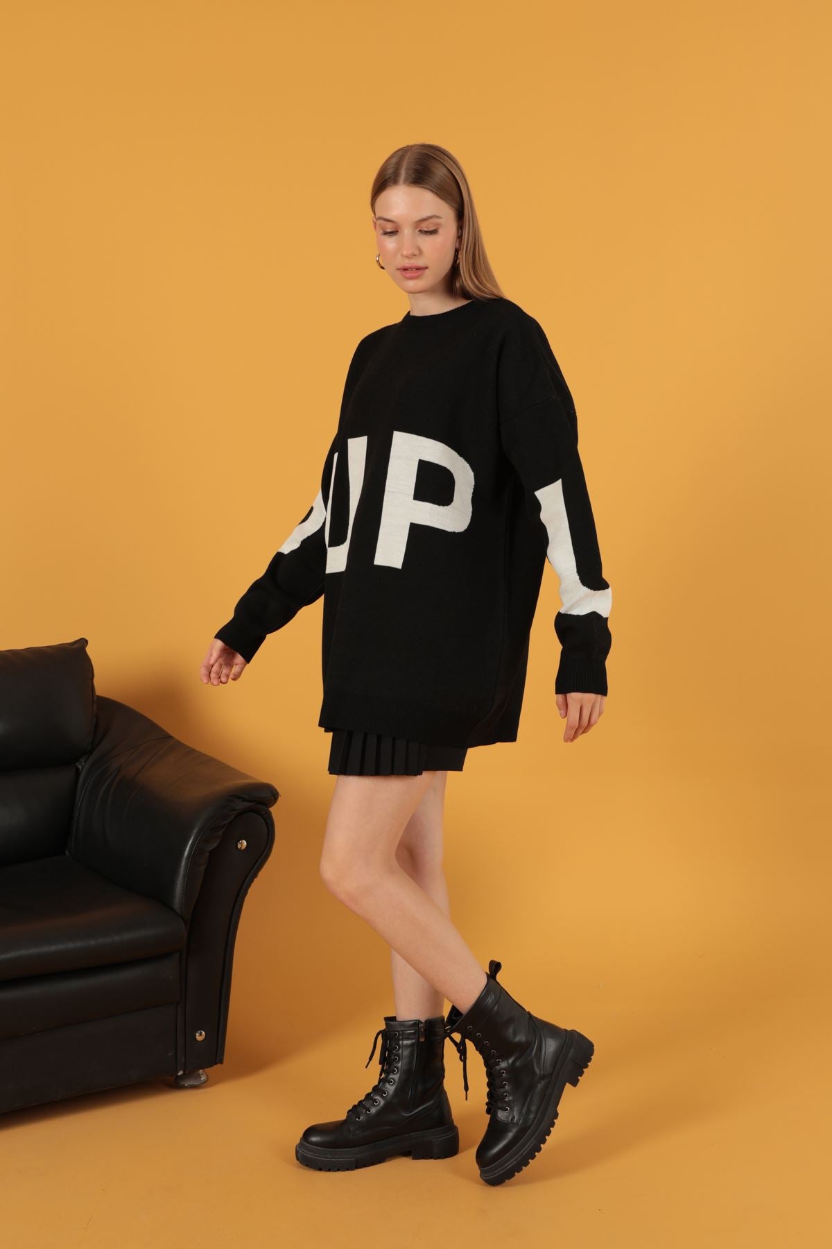 Triko Kumaş UP Yazılı Kadın Kazak-Siyah