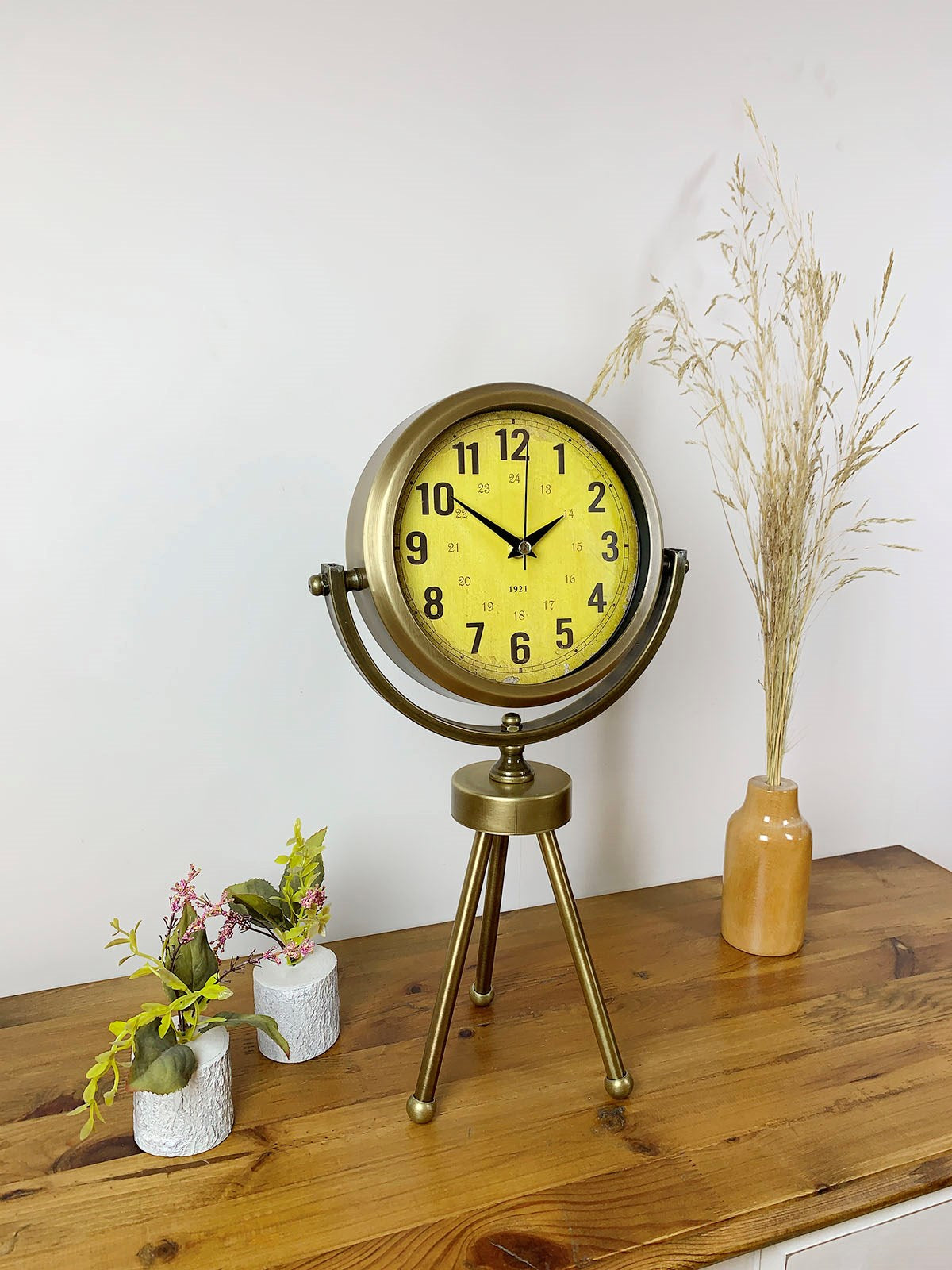 Zentime Eskitme Vintage Üç Ayaklı Masa Saati