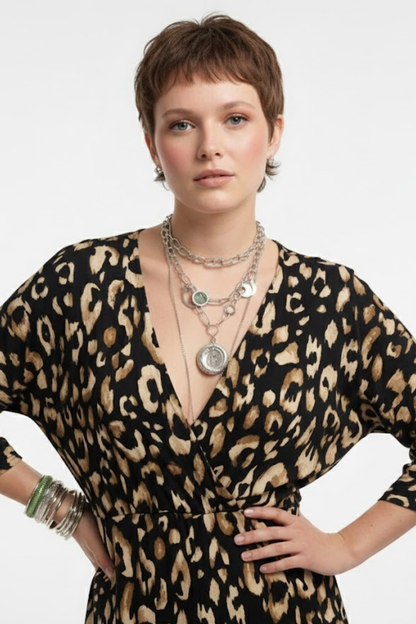 Kadın Leopar Desenli Bürümcük Dokuma Yarasa Kol Önü Yırtmaçlı Midi Elbise