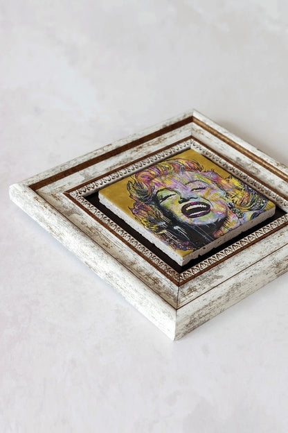 Marilyn Monroe Çerçeveli Taş Tablo , Çerçeveli Taş Duvar Dekoru-enkcrcvtbl-00178 20 cm