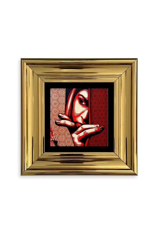 Kadın Çerçeveli Taş Tablo 20 cm