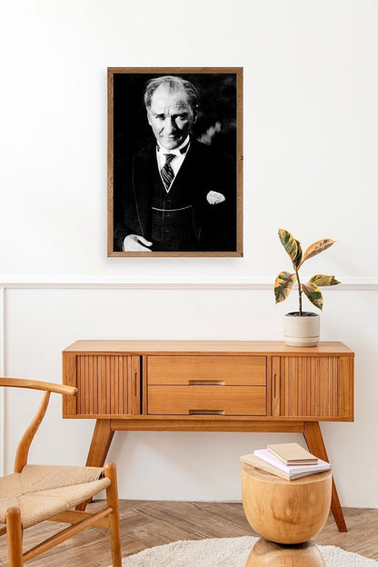 Atatürk Ahşap Çerçeveli Tablo 17 x 23