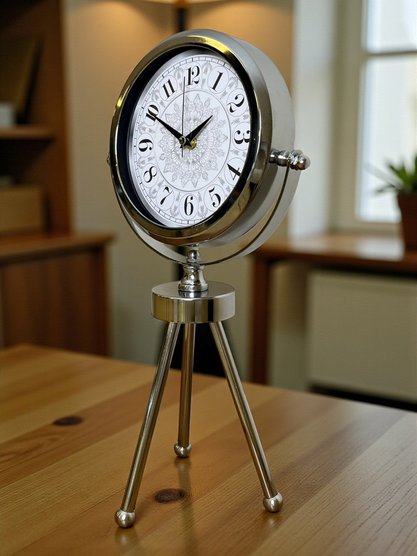 Zentime Krom Şık Üç Ayaklı Masa Saati