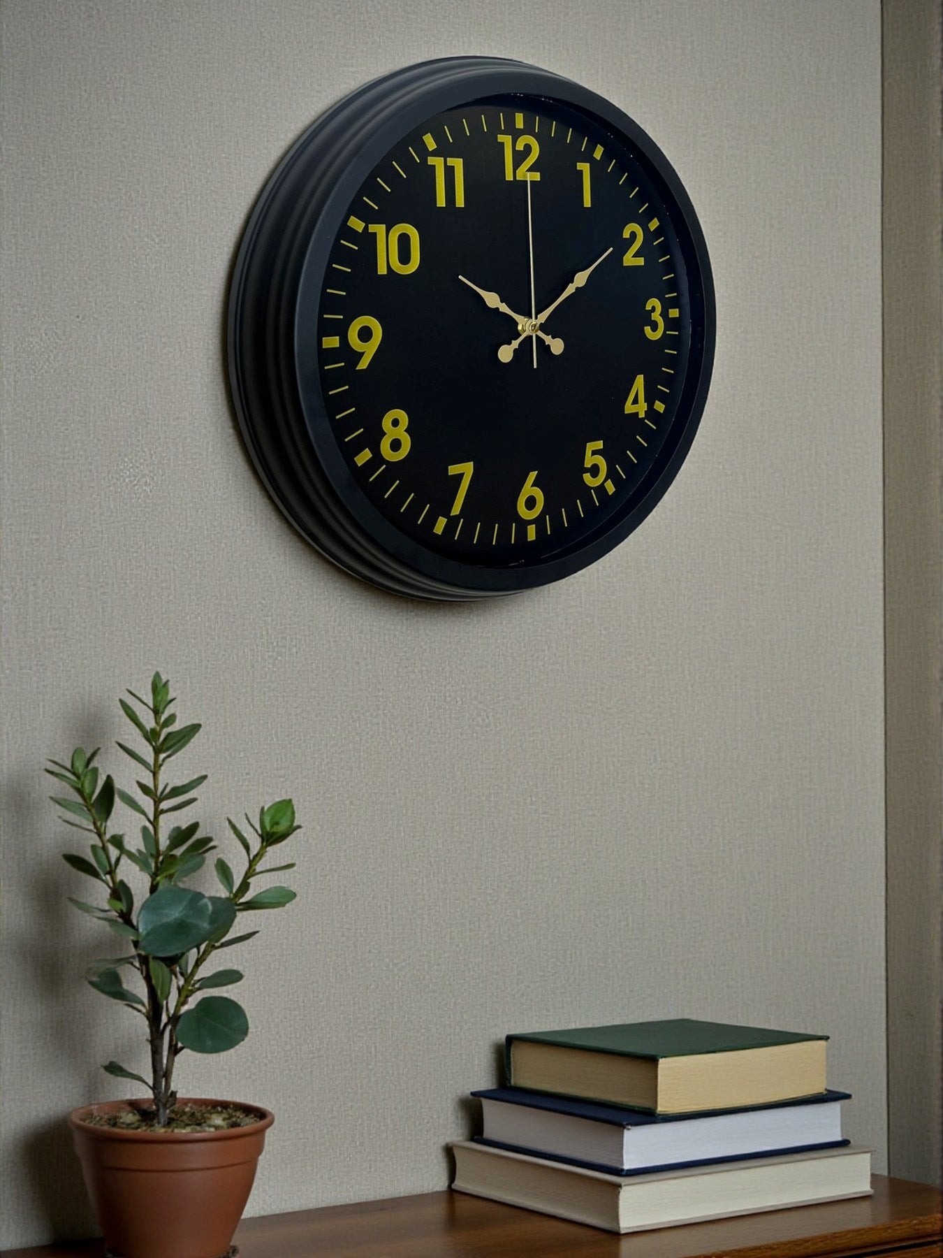 Siyah Standart 40 Cm Metal Dekoratif Duvar Saati