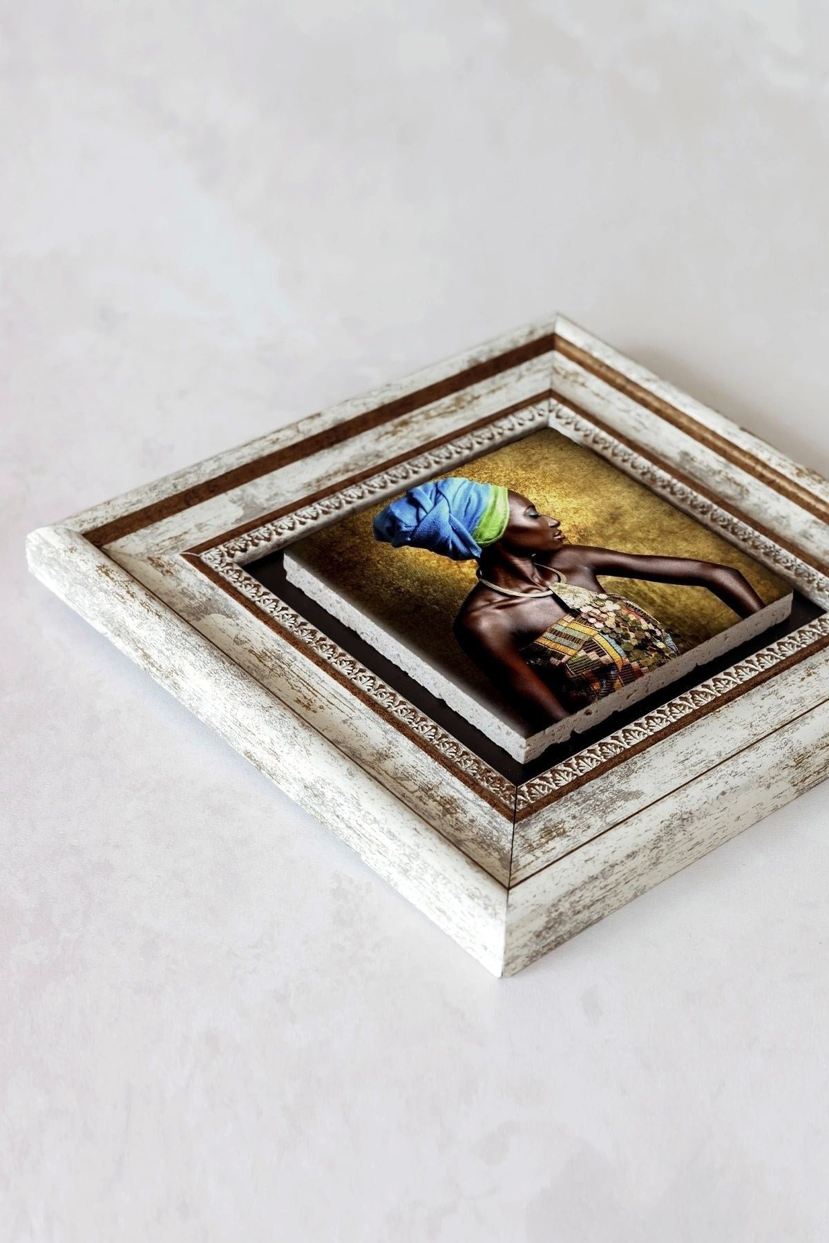 Afrikalı Kadın Çerçeveli Taş Tablo , Çerçeveli Taş Duvar Dekoru-enkcrcvtbl-00160 20 cm