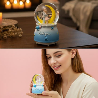 Pilli Işıklı Müzikli Kar Küresi–Hilal Ay Figürlü Romantik Masaüstü Biblo, LED Aydınlatmalı Dekoratif Hediyelik Kar Küresi