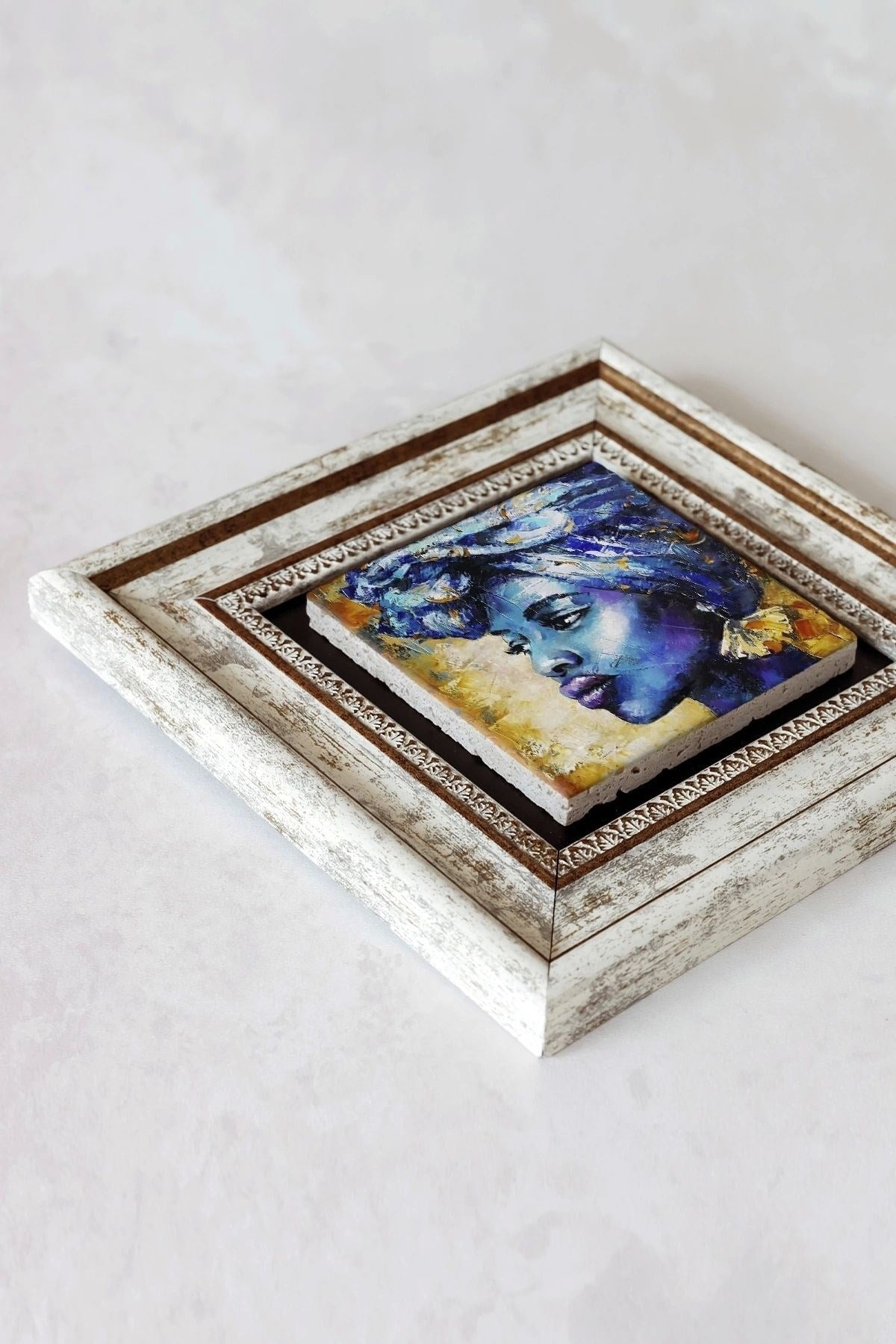 Afrikalı Kadın Çerçeveli Taş Tablo , Çerçeveli Taş Duvar Dekoru-enkcrcvtbl-00148 20 cm