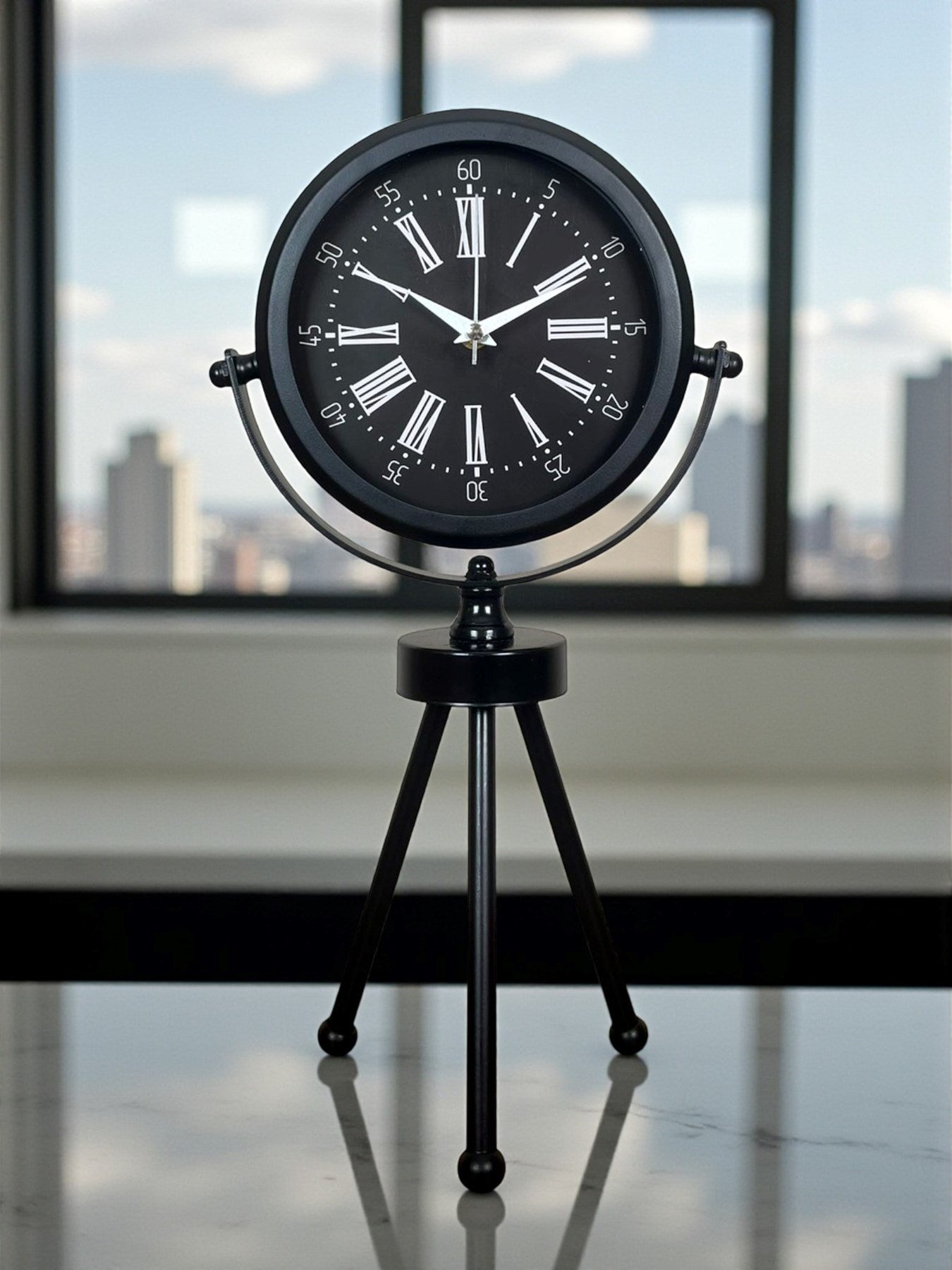 Zentime Siyah Zarif Üç Ayaklı Masa Saati